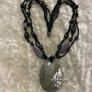 🍀Elegant Black and Silver Beaded Necklace